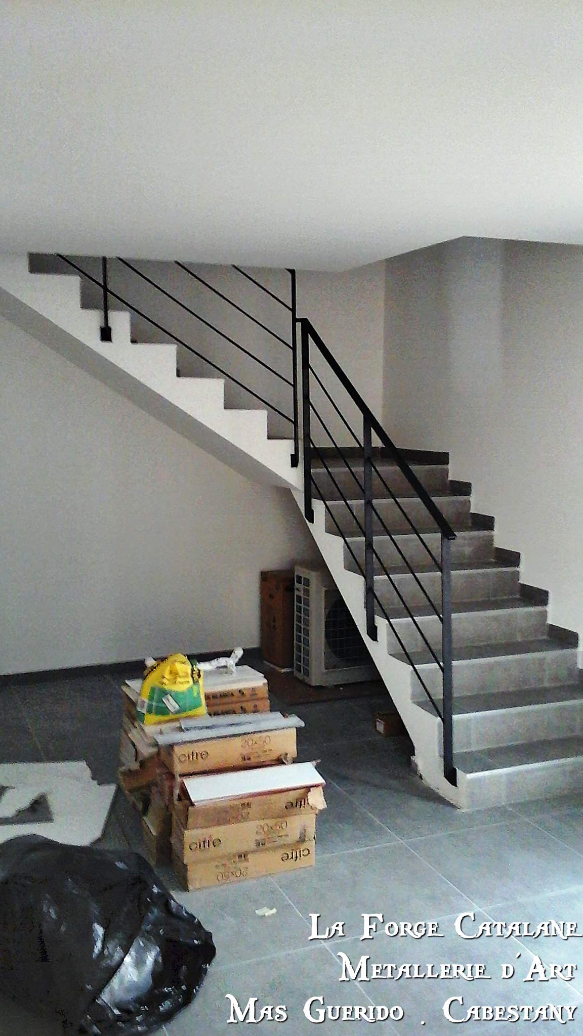 Rampant lisses horizontales ronde main courante fer plat forge catalane 5.jpg